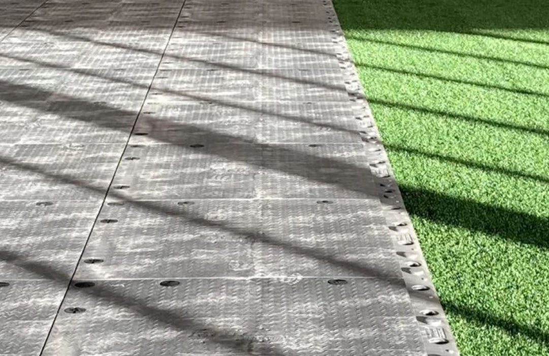 Commencement Flooring - 4' x 4'