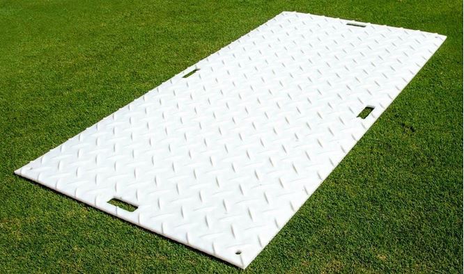 Blue Gator 4' x 8' Black Mat (Cleats One Side, V-Pattern On Other)- PL